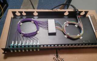 Fibreoptic patch panel with LC connectors